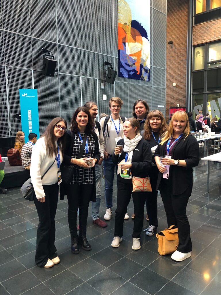 J&Co Digitalin tiimi poseeraa WP Suomi-tapahtumassa